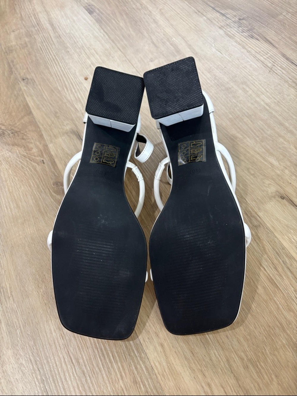 NEW Women’s Arromic Square Toe Sandals - Picture 4 of 6